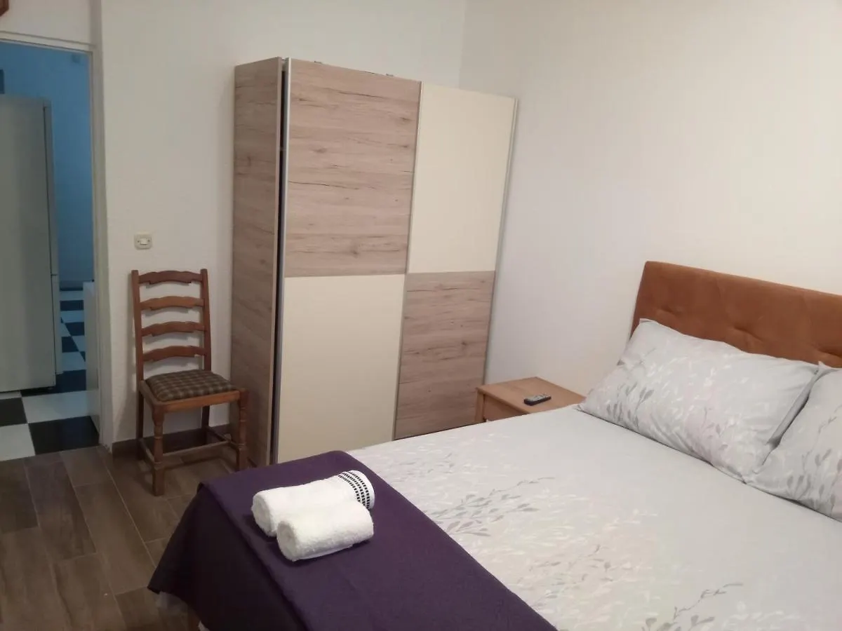 Apartman Velika Ljubav Kastela 0*,